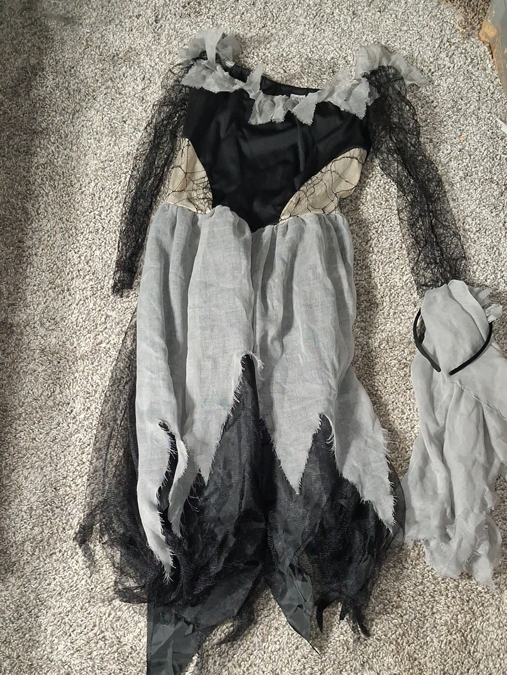 Mediun Black and Gray Spooky Ghost Costume Dress